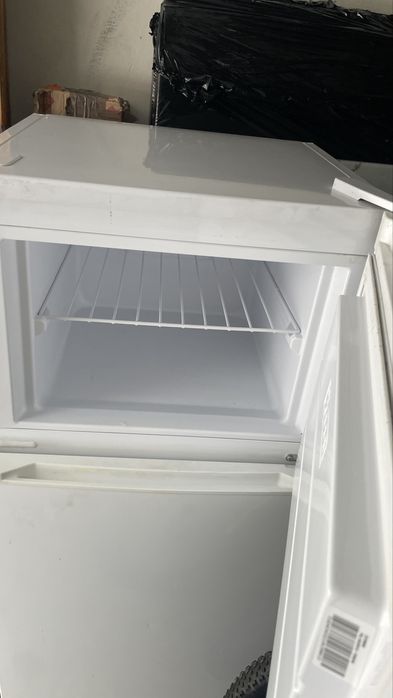 Lodowka kernau 140cm