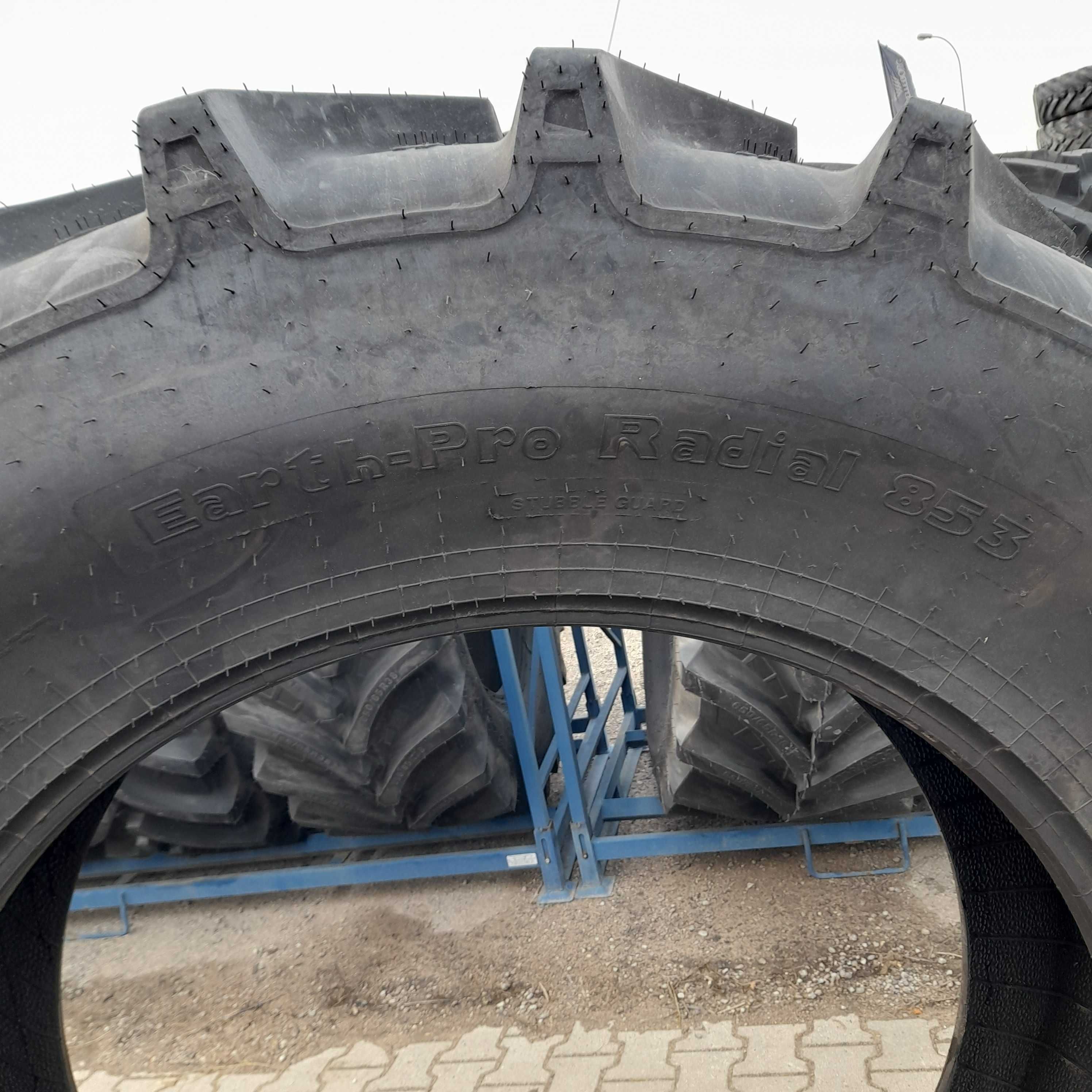 Opona 520/85R38 (20.8 R 38) 155D Earth-Pro 853 Galaxy