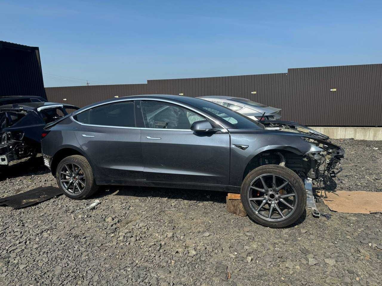 Бампер задній в зборі Tesla Model 3 2018