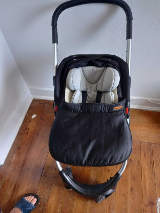 Carrinho de Bebê da Pierre Cardin