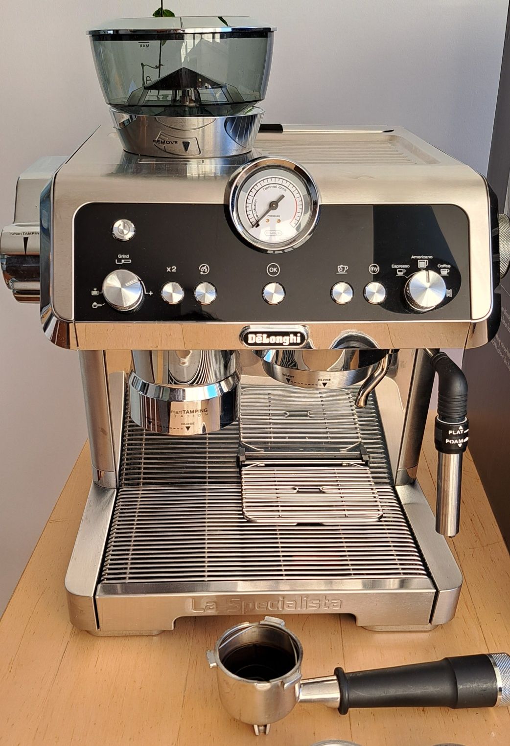 Maquina de Café DeLonghi LaSpecialista EC9335.M