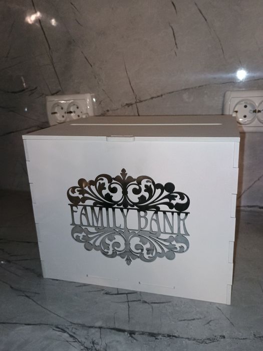 Скринька для конвертів на весілля