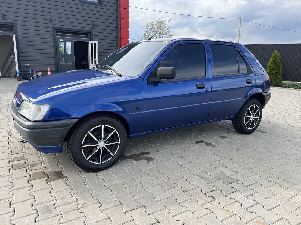 Авто в доброму стані Ford Fiesta 1.3