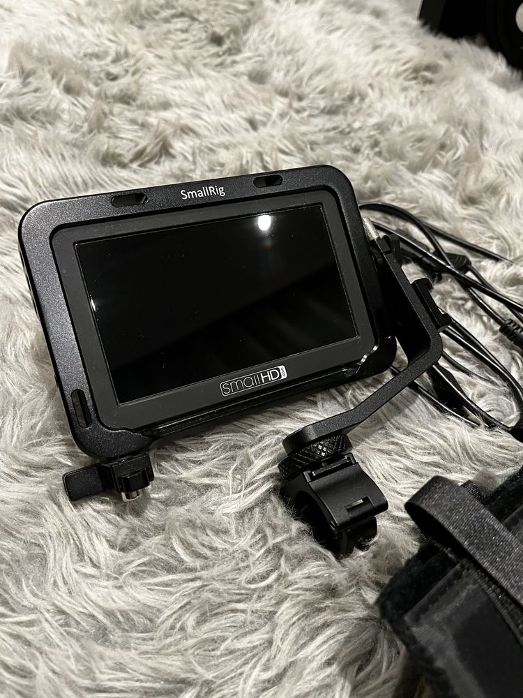 Monitor podglądowy SmallHD Focus 5 + dodatki. Stan perfekt!