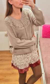 Sweter guziki r.M,L