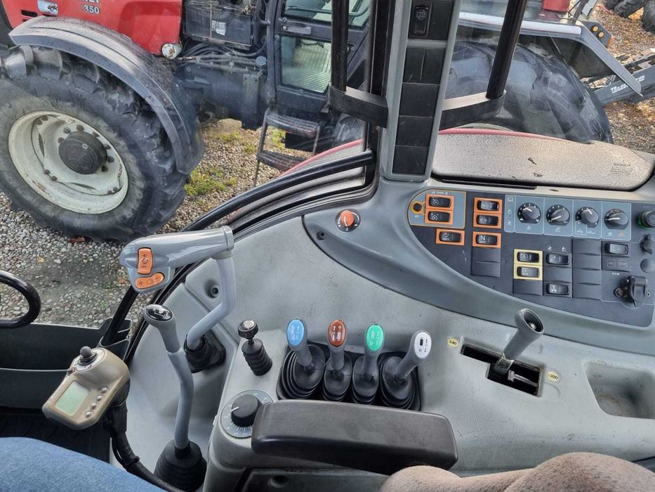 Valtra N113 HiTech Tur Tuz N164 T154e N141 Perfekcyjny stan MF 5460