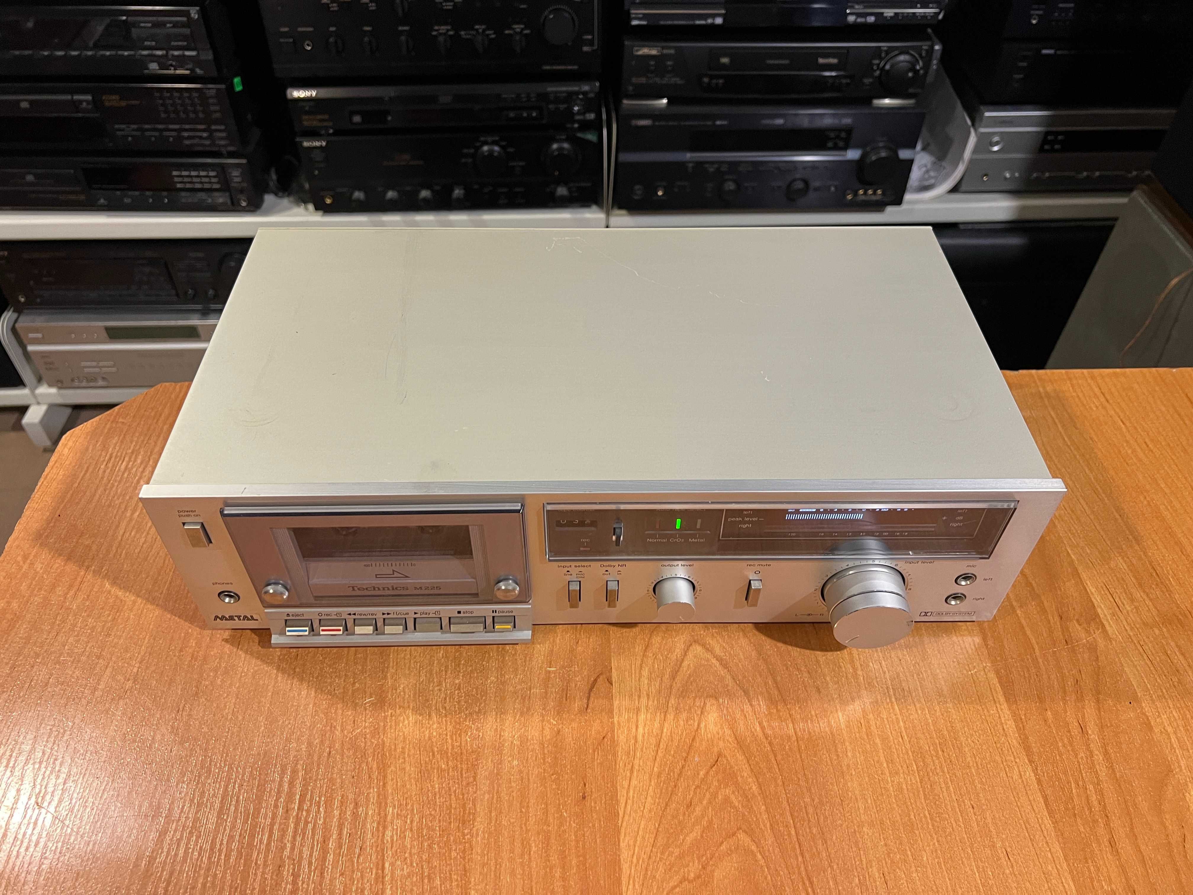 Magnetofon Technics RS-M225 Audio Room