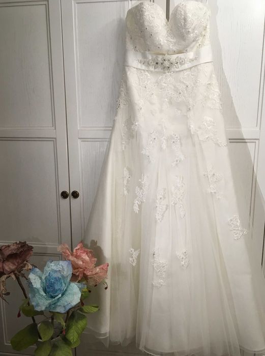 Весільна розкішна біла сукня