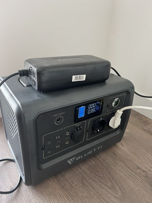 BLUETTI EB70 1000w Зарядна електростанція