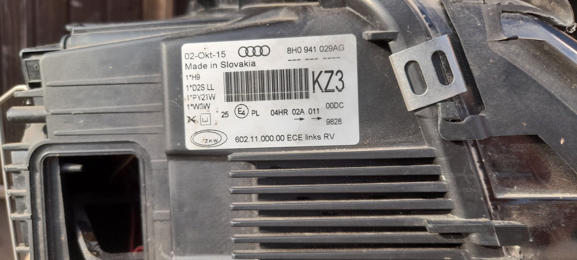 Lampa lefletor lewy audi a4 b6 xenon czarny