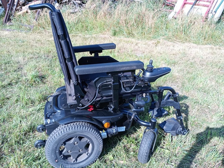 Wózek inwalidzki elektryczny Q200R
