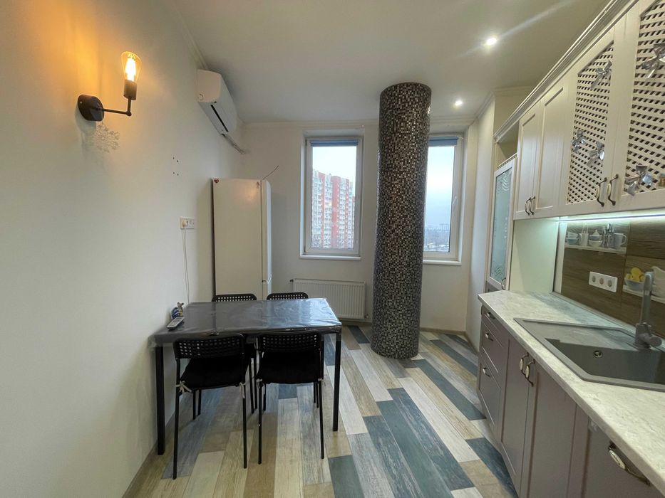 1 кім. 47 м2, вул. Ернста, 16, ЖК "Перлина Кадетського Гаю"