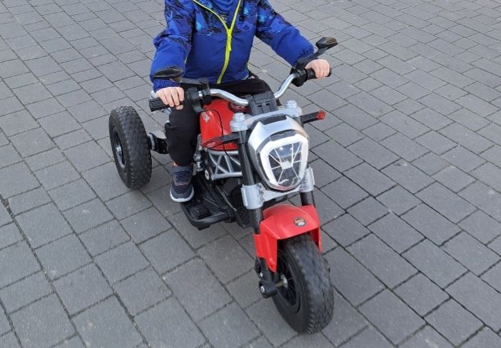 Motor na akumulator