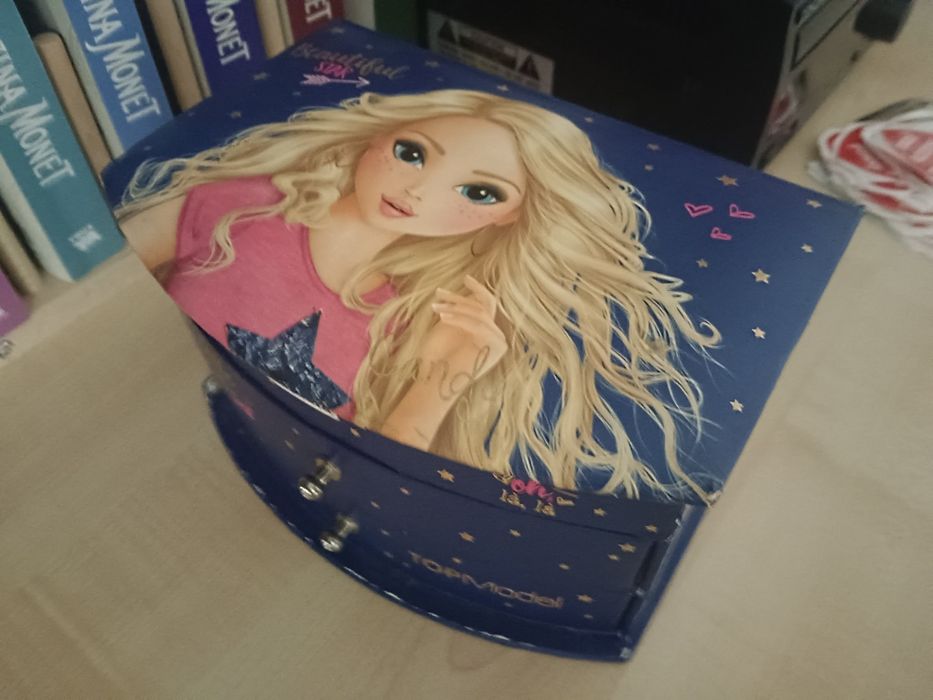 Top model szkatułka