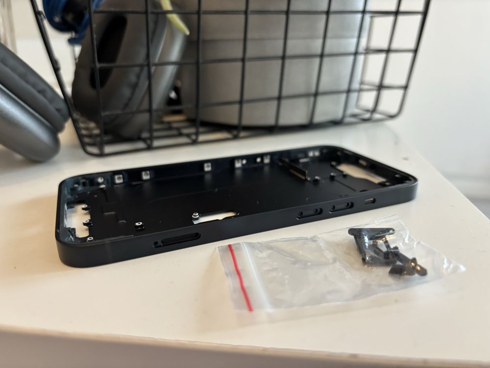 Chassis iphone 14 com peças de volume e som