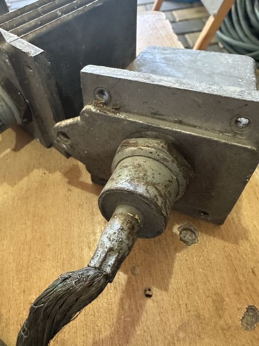 Діоди з радіаторами плюс конденсатори