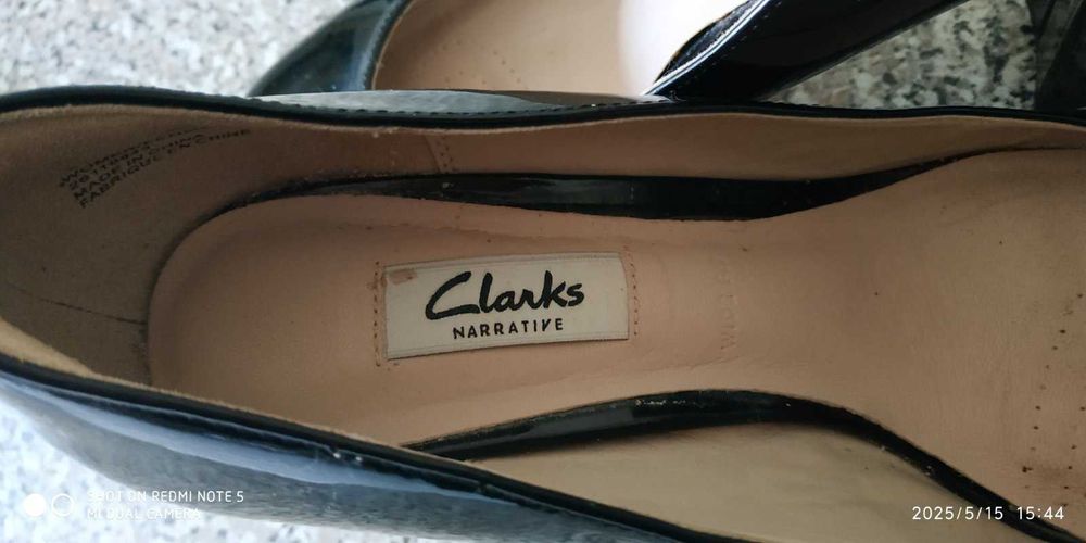 Класичні локовані туфлі Clarks 39 розмір