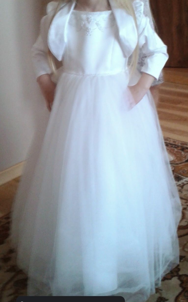 Biała sukienka dla księżniczki