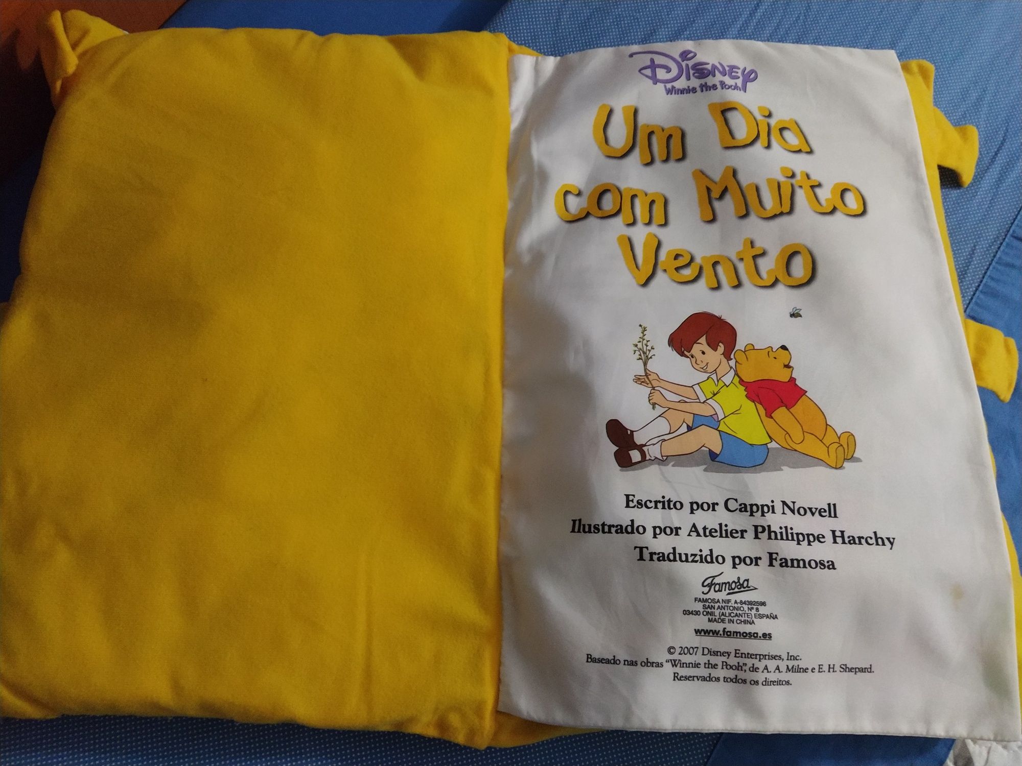 Almofada Livro em tecido