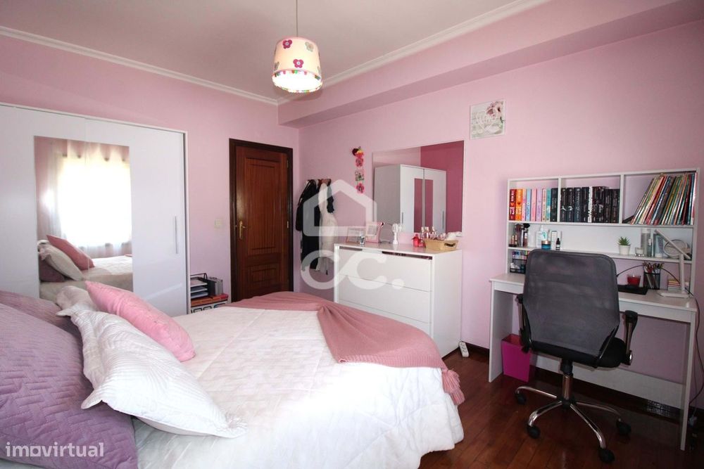 Apartamento T3, com 143m2 a dois minutos do centro da cidade, com duas