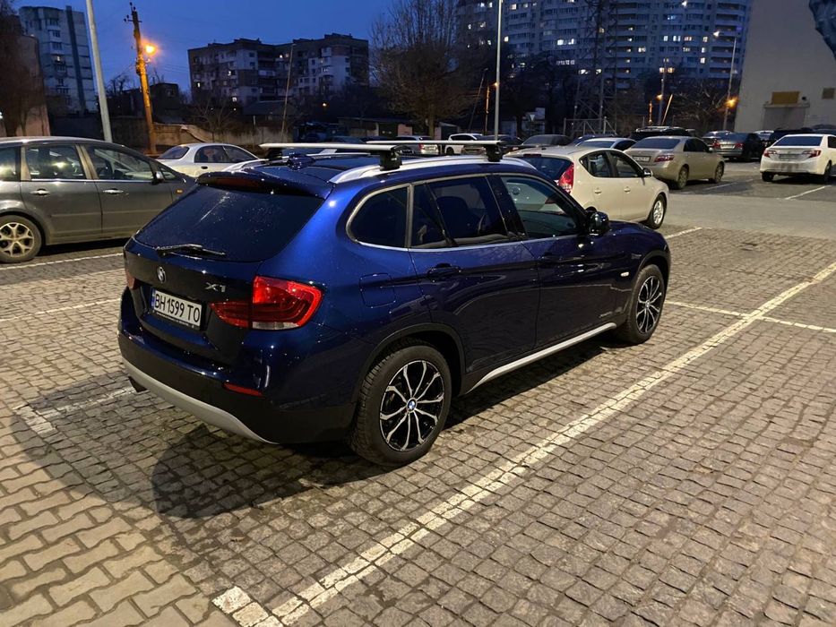 Автомобиль полный привод Bmw x1 2012