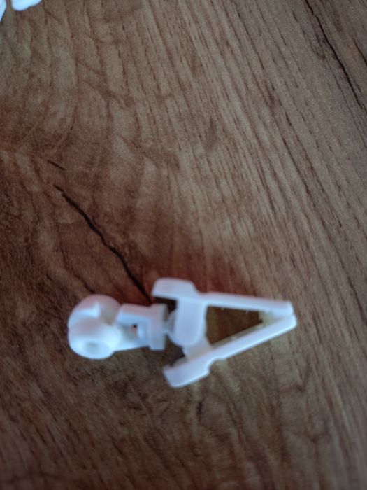 Żabki do karnisza 17 szt plastikowe białe