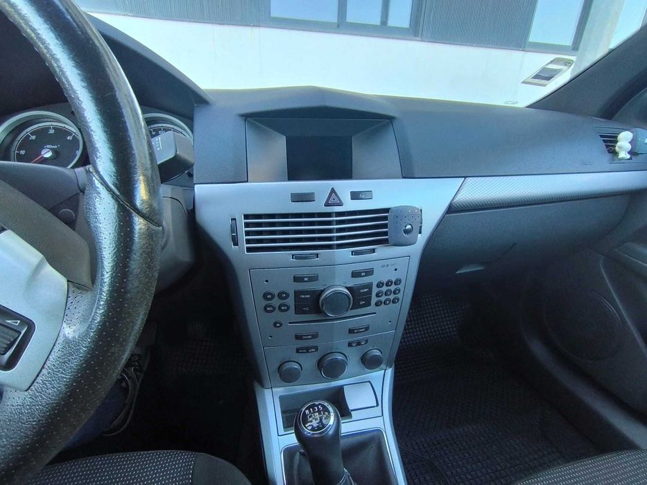 Opel Astra 1.3 GTC SPORT 90 CV – 2010