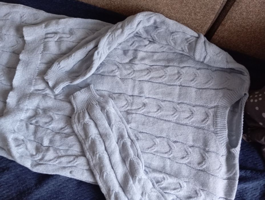 Nowy komplet dzianinowy