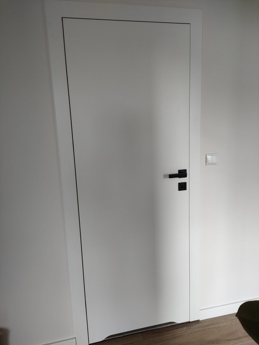 Nowe drzwi wewnętrzne DRE Standard 10 z ościeżnicą