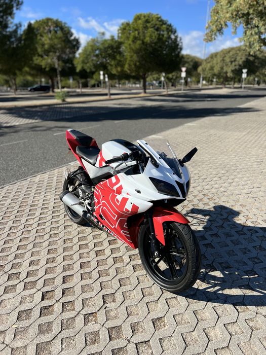 Yamaha yzf r 125