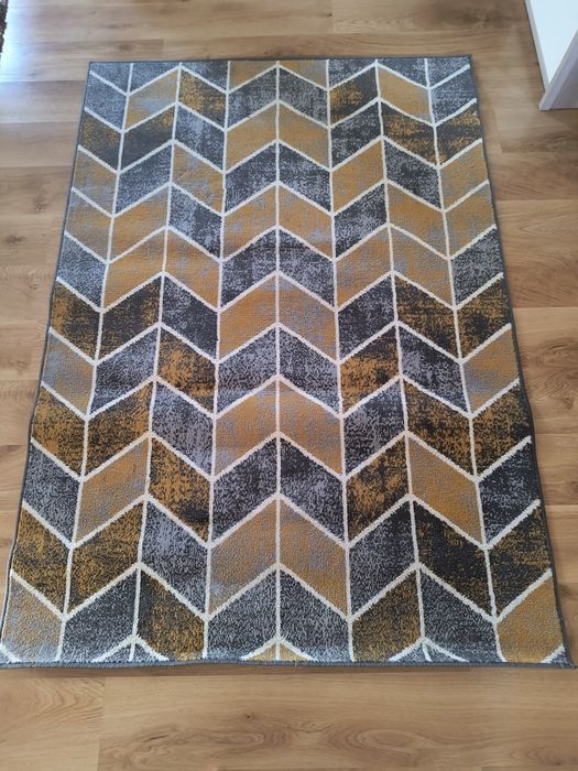 Sprzedam dywan do salonu