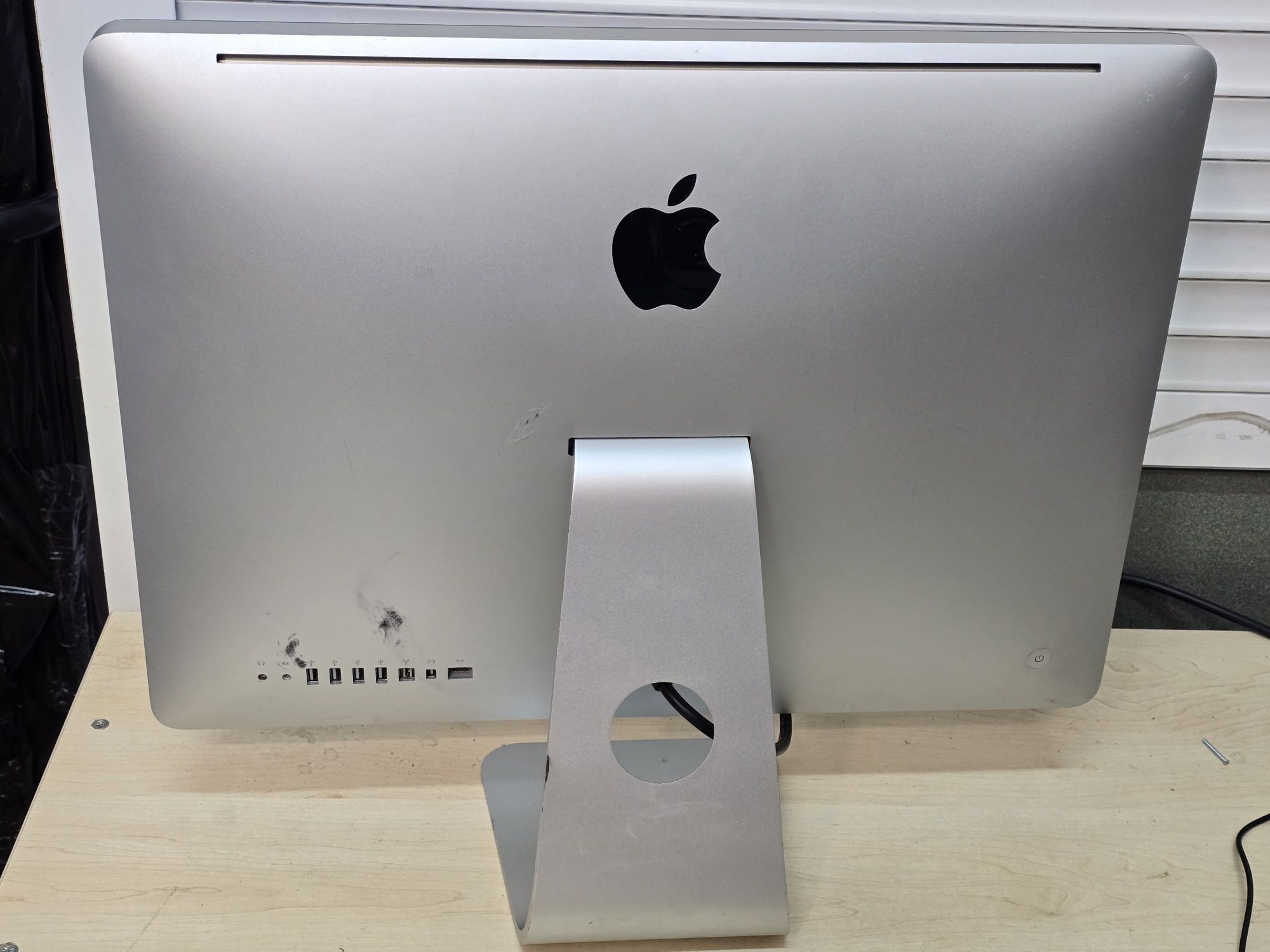 Komputer Apple iMac 21,5' z Windows 11 Dysk SSD 12GB RAM