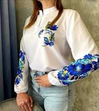 Жіноча блузка з орнаментом пташка