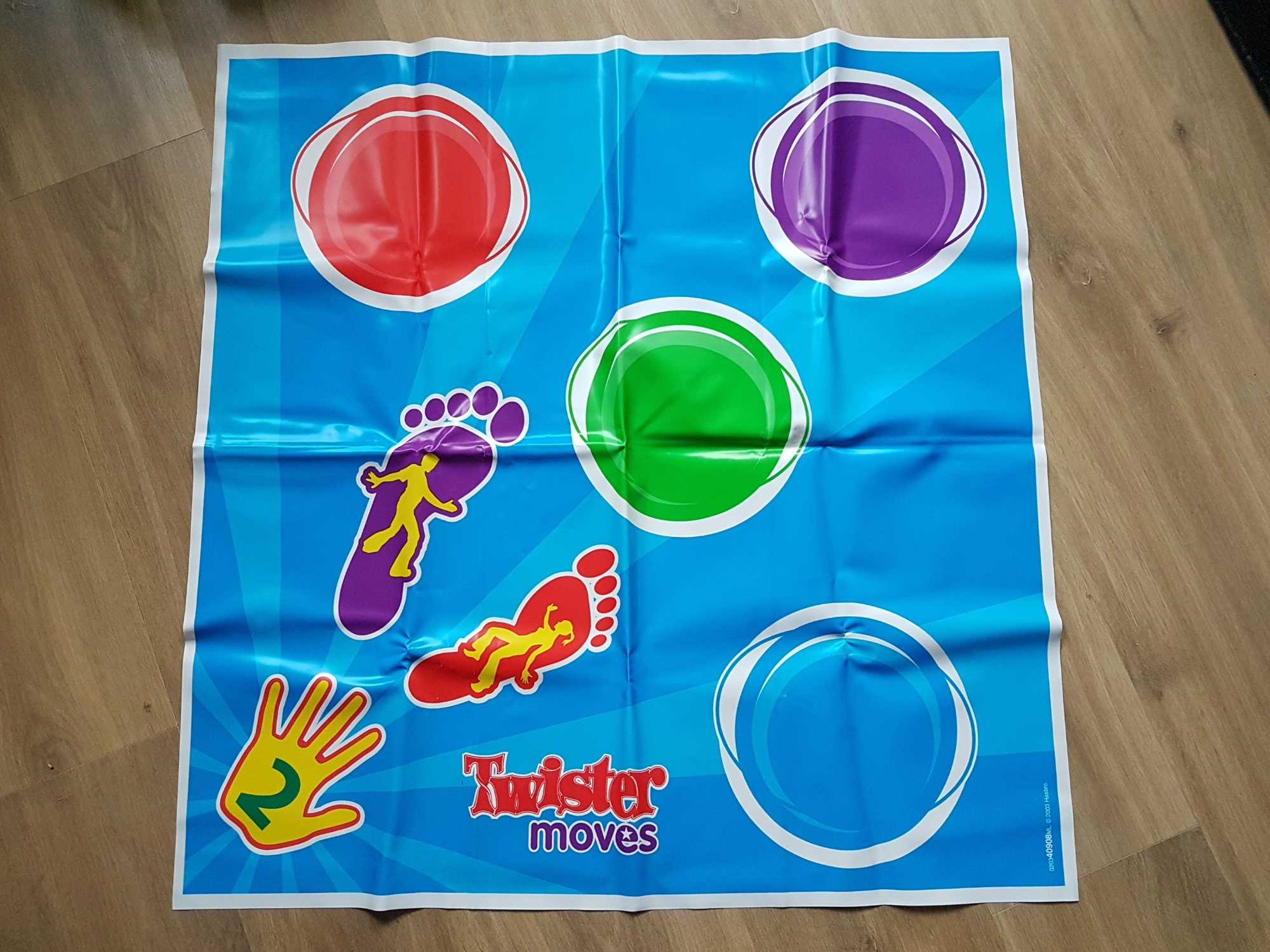 Gra rodzinna Hasbro Twister Moves wiek 8+ CD wersja duńska norweska