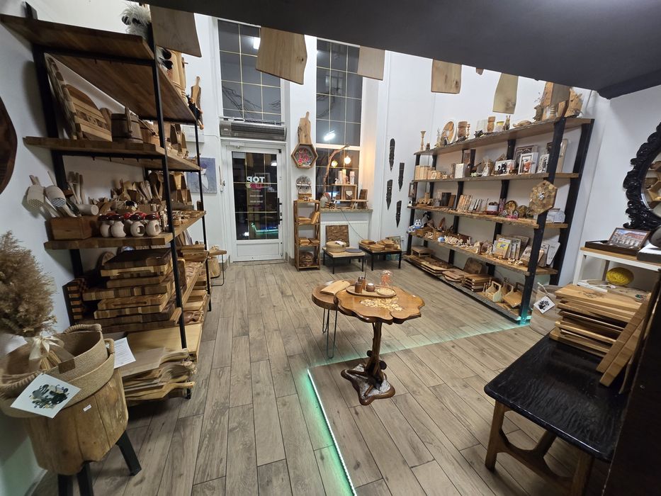 Продаж бізнесу “ТЕСЛЯРНЯ” – магазин сувенірів у центрі Чернівців

Опти