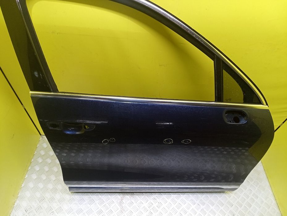 Двері передні праві  7P0831056 Volkswagen Touareg NF Туарег НФ Дверь
