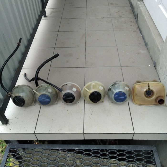 Бачок розширювальний Пассат б3 б4 Гольф 3 Кадді Інка Сеат