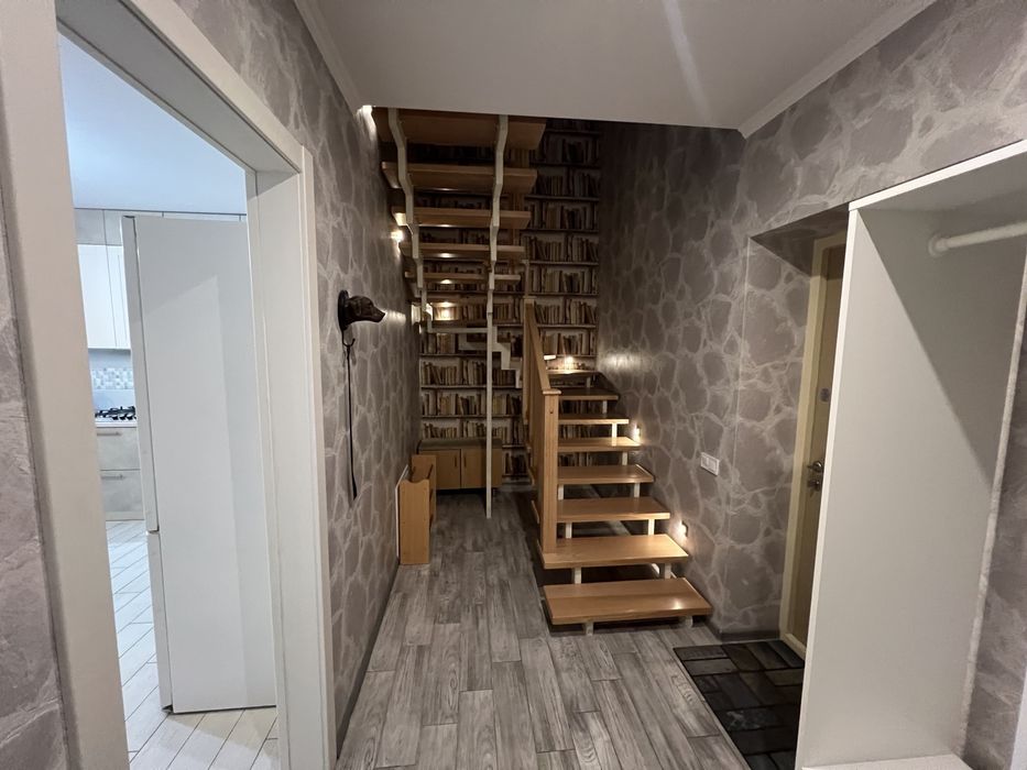 Оренда чотирьох кімнатної двох ярусної квартири по вул Мікльоша