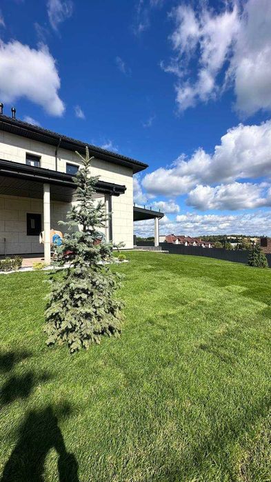 Просторий будинок в Лісниках з панорамним видом — мальовниче місце!