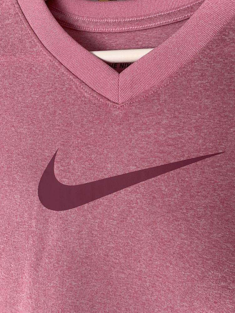 Koszulka t-shirt nike różowa s 36 158