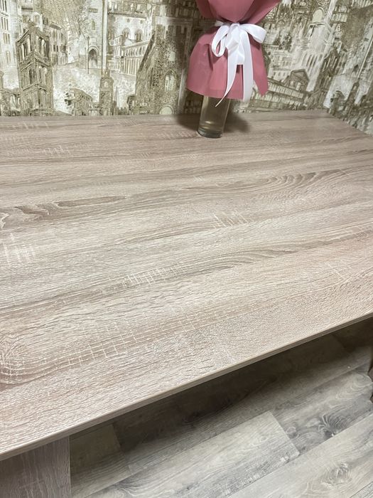 Продам кухонний стіл великий