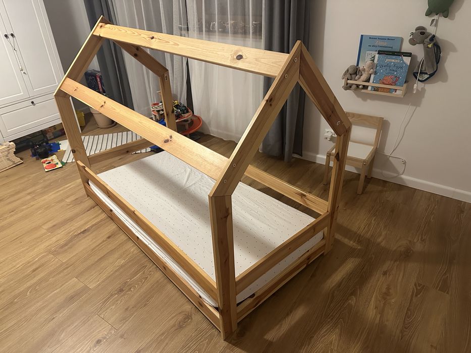 Lóżko dziecięce domek z materacem