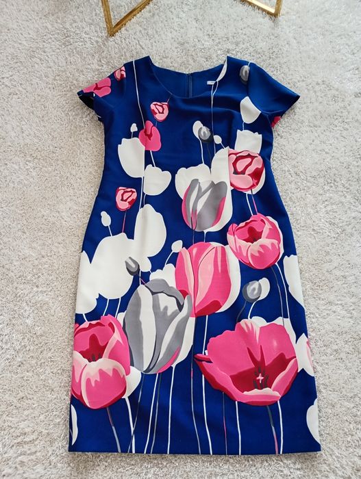 Sukienka w kwiaty plus size