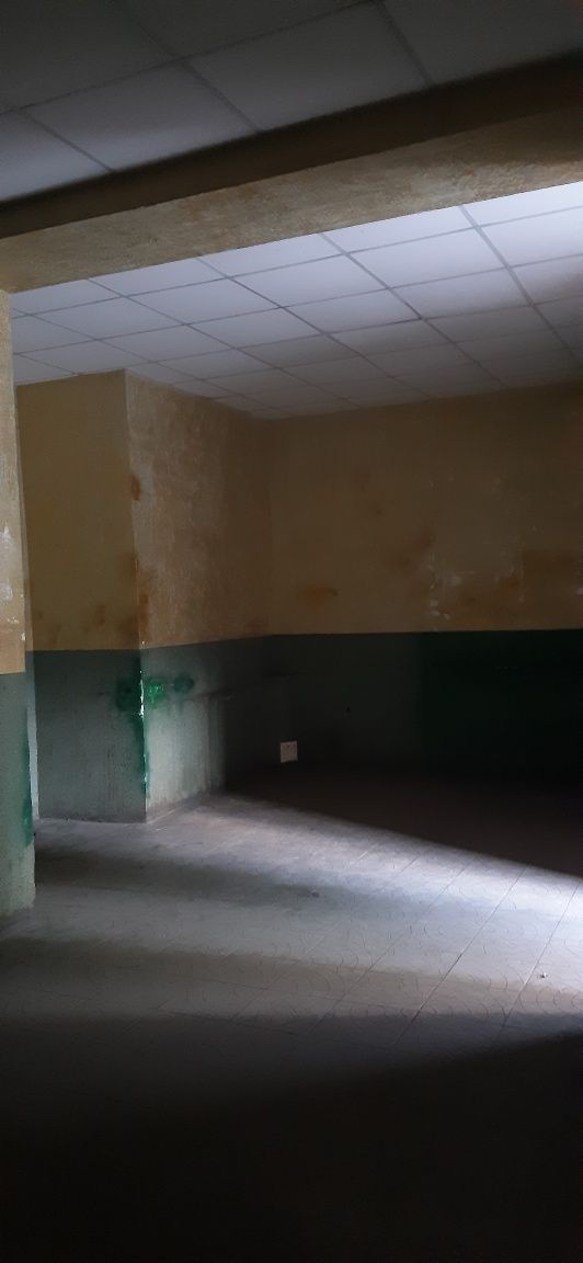 приміщення з окремим входом 89 кв.м Сирець під магазин, кафе лікарня