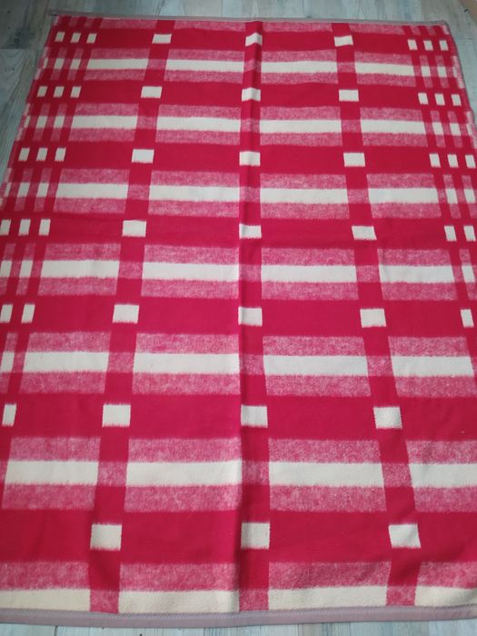 190x140 koc PRL peerelowski vintage wełna akryl krata