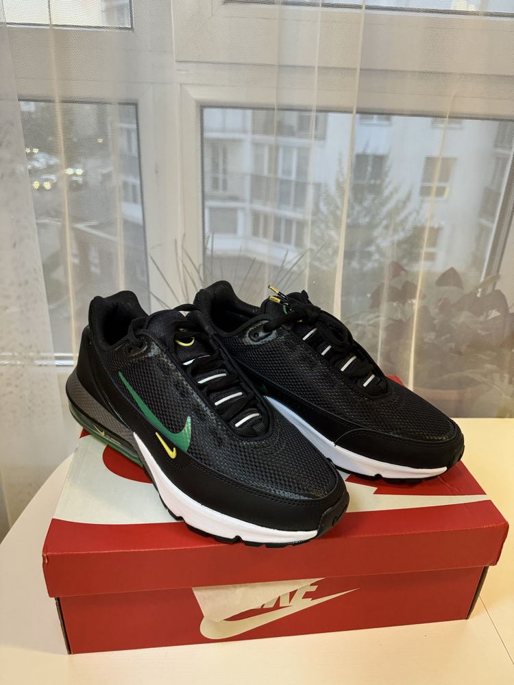 Кросівки Nike Air Max Pulse колір Black/White/Malachite