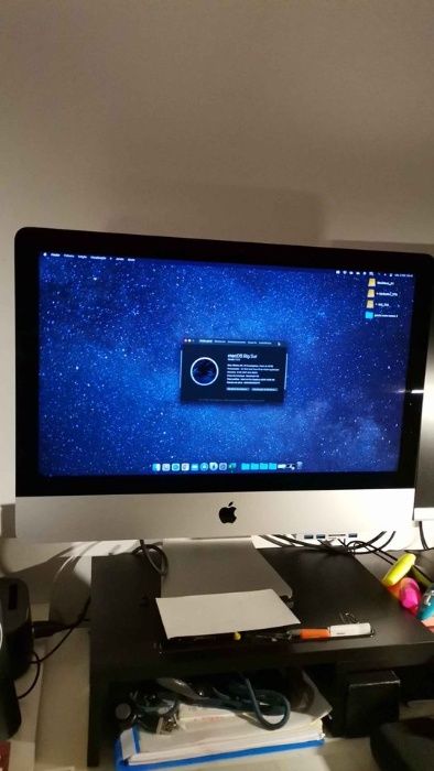 iMac (Retina 4K, 21,5 polegadas) + HUB USB