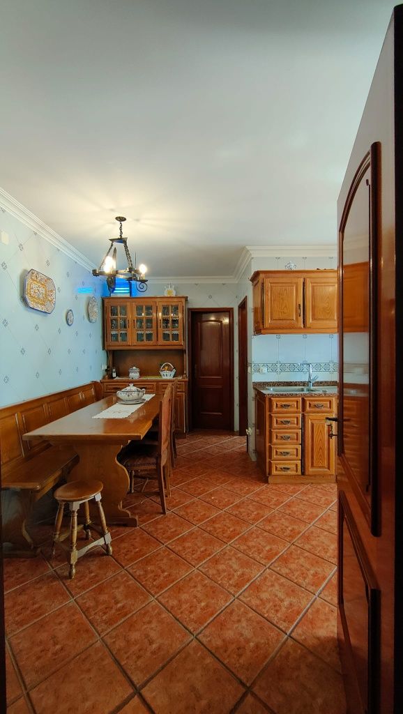 Magnífica Moradia com piscina e terreno, junto nó de Angeiras, Lavra