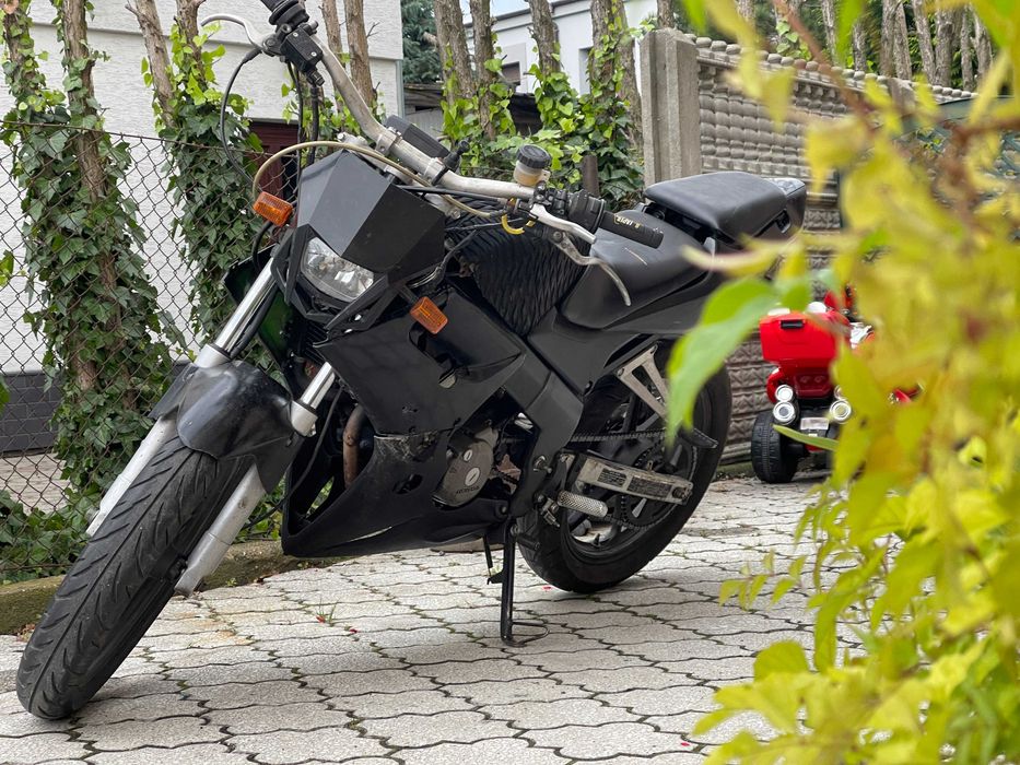 Honda CBR125 gaźnik stunt swag