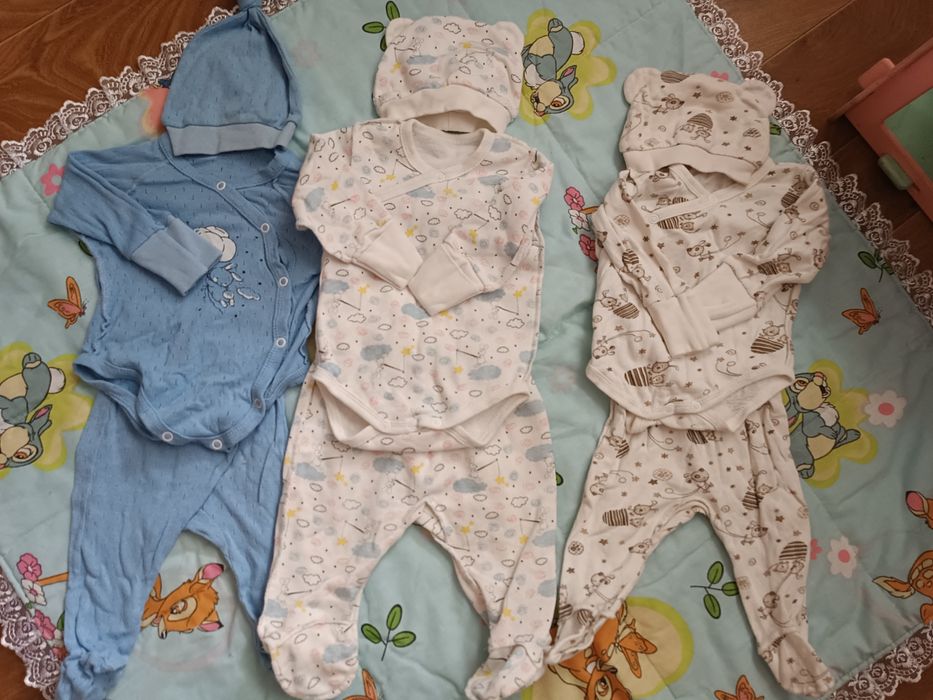 Дитячий одяг в пологовий